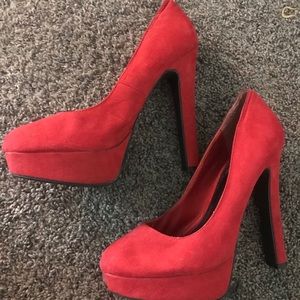 Red Round Toe Pumps 7.5